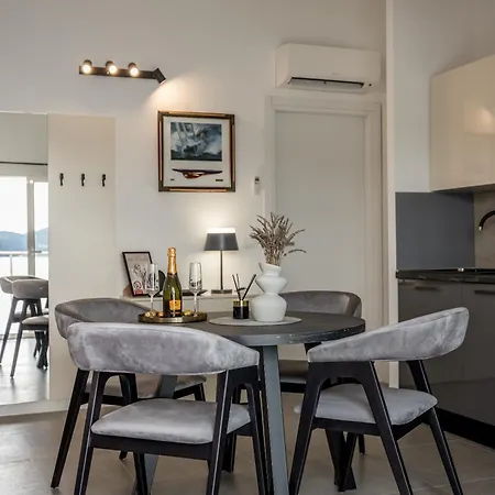 La Grande Bellezza 1 - Panoramic Seaview Apartment Lastovo